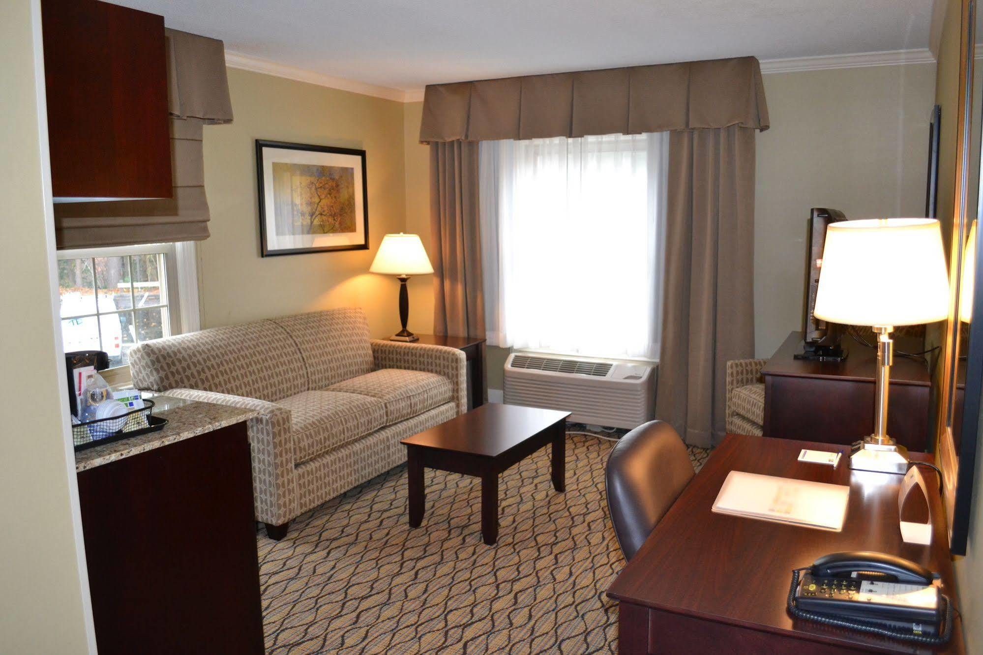Holiday Inn Express And Suites Merrimack, An Ihg Hotel Kamer foto